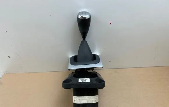 Dodge Caliber Gear shifter/selector 05062135AB