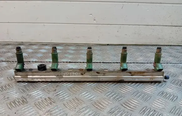 Volvo V70 Fuel injectors set 