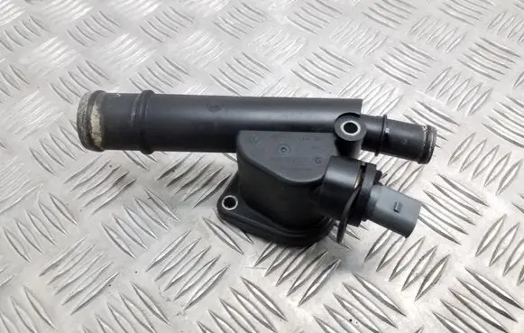 Volkswagen Golf V Engine coolant pipe/hose 038121132G
