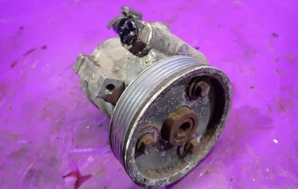 Renault Espace III Power steering pump