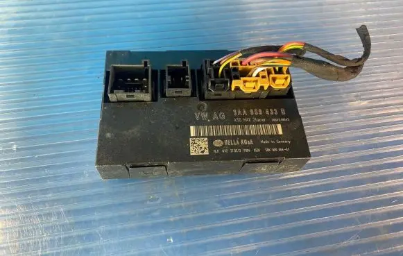 Volkswagen PASSAT B7 Comfort/convenience module 3AA959433B