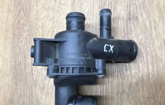Jaguar XJ X351 Thermostat 9X238A586AD