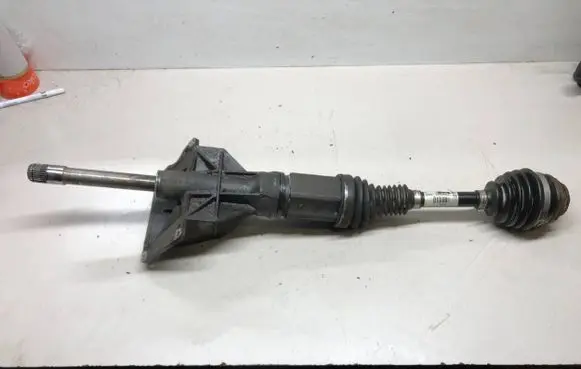 BMW X1 E84 Front driveshaft 7591682