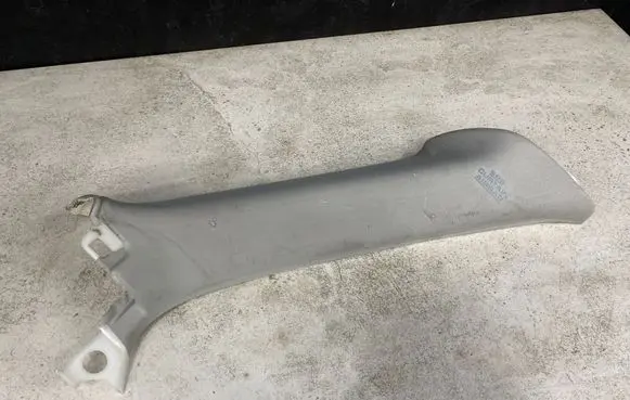 Toyota Avensis T250 (C) pillar trim 6247205080