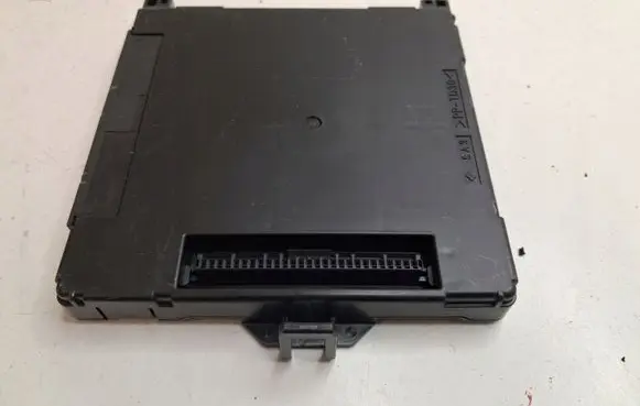 Toyota Hilux (N140, N150, N160, N170) Combustion control unit/module 89221F4230