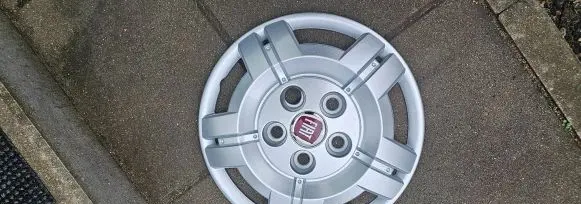 Fiat Ducato R16 wheel hub/cap/trim 1352627080 1353660080