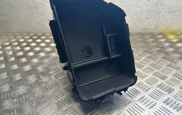 KIA EV6 Glove box central console 84680CV000