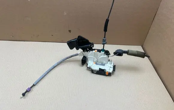 Mercedes-Benz GLK (X204) Front door lock A2047201535