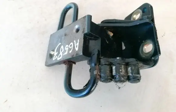 Audi TT Mk1 Front door upper hinge 8n0831412b