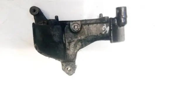 Ford Focus Engine mounting bracket