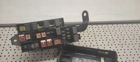 Subaru Legacy Fuse box set 82231AE0006 990409