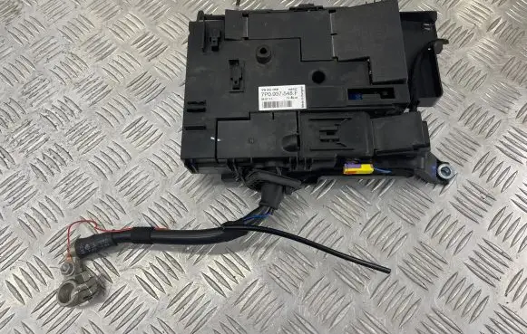 Volkswagen Touareg II Fuse module 7P0937548F 165727