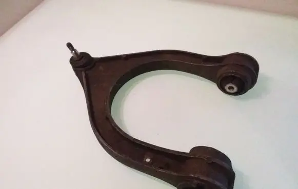 Mercedes-Benz S W220 Front lower control arm/wishbone 2203330101
