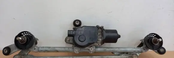 Renault Kadjar Front wiper linkage and motor 7405C003 WM07C MPC3N021327