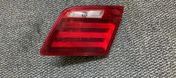 Tailgate rear/tail lights