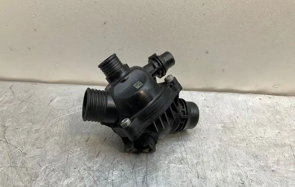 BMW 5 E60 E61 Thermostat/thermostat housing 7549476