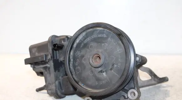 Mercedes-Benz Sprinter W906 Power steering pump A0064667801 7693900525