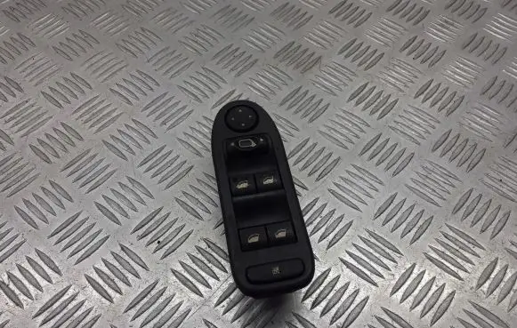 Citroen C5 Front door window switch trim 