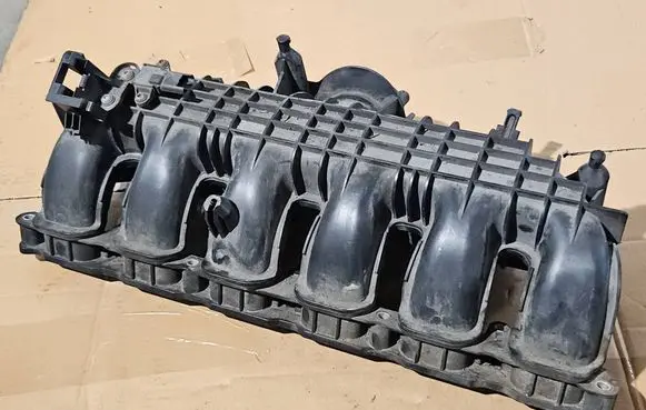 BMW 1 E82 E88 Intake manifold 7576911 51750610 10072610328