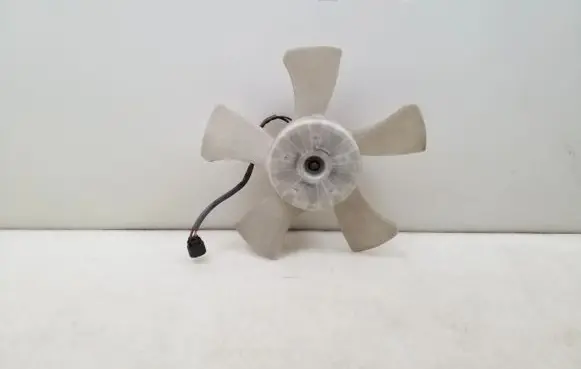 Radiator cooling fan shroud