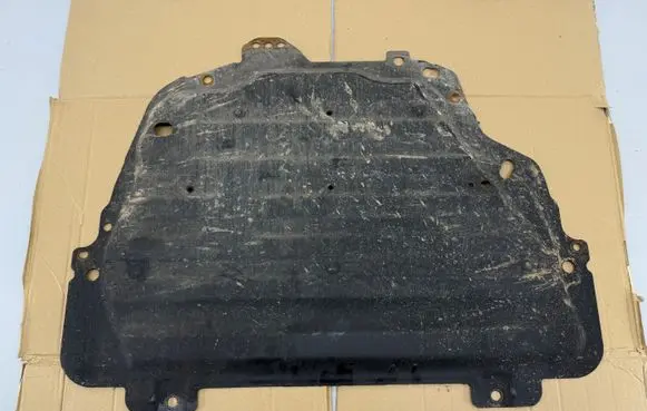 Land Rover Freelander 2 - LR2 Engine splash shield/under tray