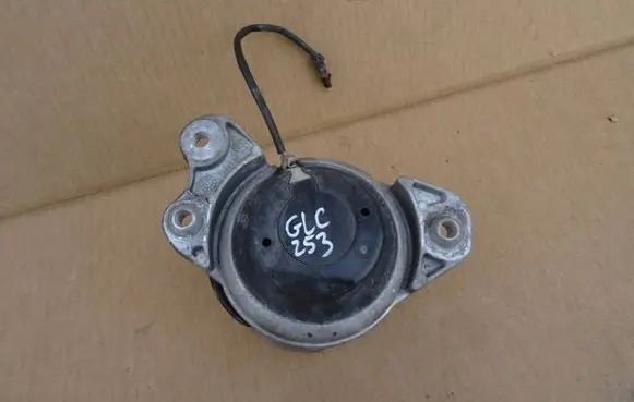 Engine mount bracket