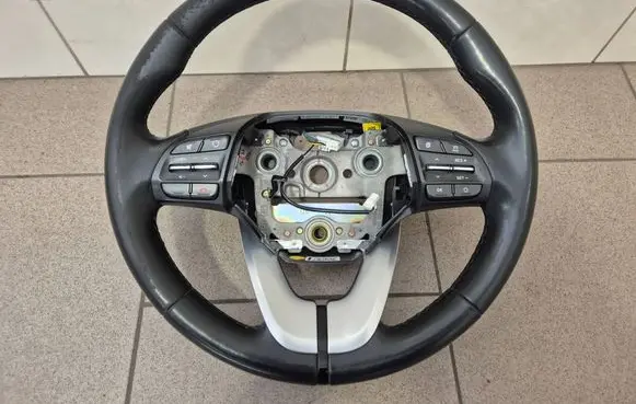 Hyundai i30 Steering wheel 56100G4270