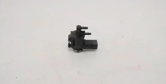 Volkswagen PASSAT B5.5 Turbo solenoid valve 1J0906283C