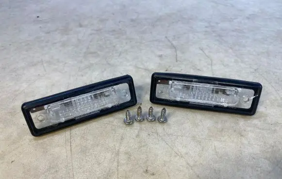 BMW 7 E23 Number plate light 63261354665