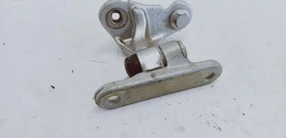 Mercedes-Benz ML W164 Front door upper hinge