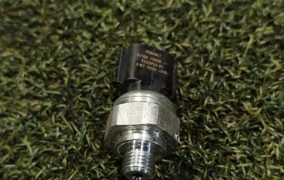 Air conditioning (A/C) pressure sensor
