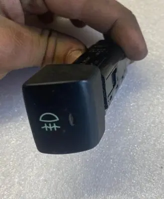 Fog light switch