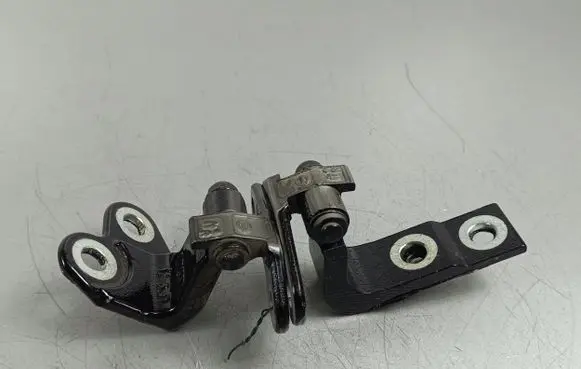 Nissan X-Trail T33 Rear door hinge set 