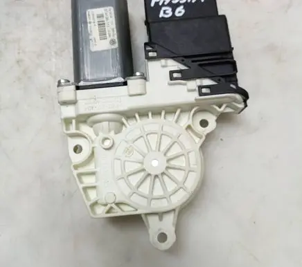 Volkswagen PASSAT B6 Rear door window regulator motor 974196111 3C9959704 984065104