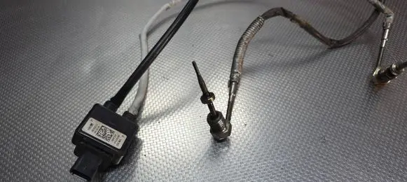 Audi RS3 Oil temperature sensor 8S0919519