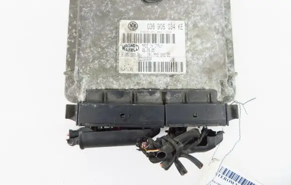 Skoda Fabia Mk1 (6Y) Engine control unit/module 6160131301 036906034KE IAW4TVKE