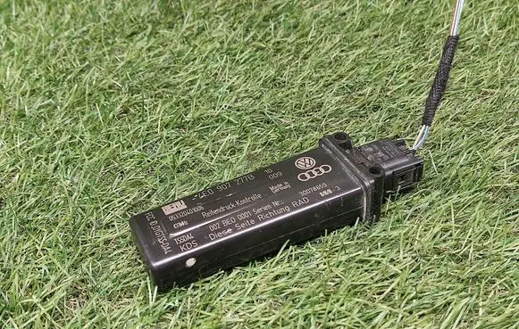 Audi A8 S8 D3 4E Tire pressure sensor 4E0907277B