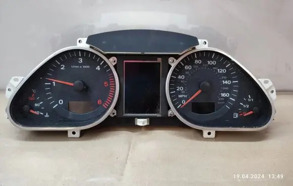 Audi Q7 4L Speedometer (instrument cluster)