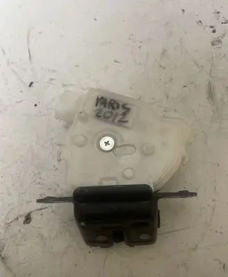 Toyota Yaris Tailgate/trunk/boot lock/catch/latch 3101