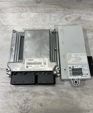 BMW 5 E60 E61 Engine control unit/module 7811898 6960978 0281012190