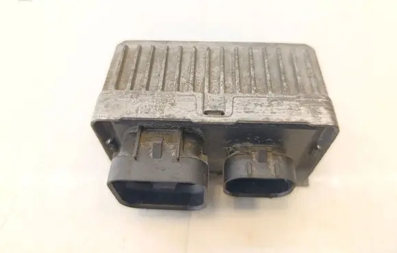 Opel Astra J Glow plug pre-heat relay 55574293