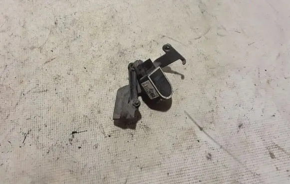 Rear air suspension level height sensor