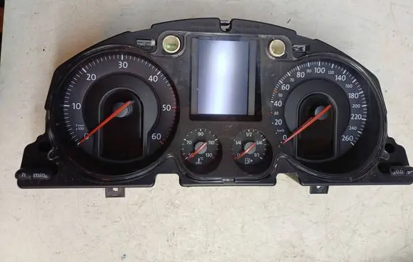 Volkswagen PASSAT B6 Speedometer (instrument cluster) 3C0920870Q X0033000