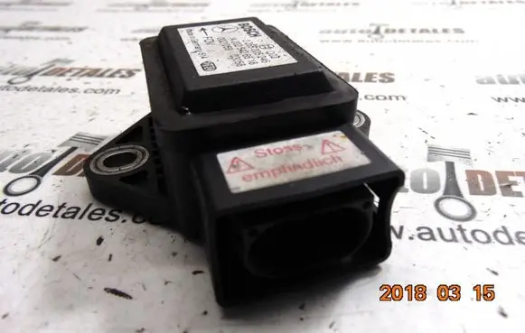 Mercedes-Benz E W211 ESP acceleration yaw rate sensor A0025426618 0265005246