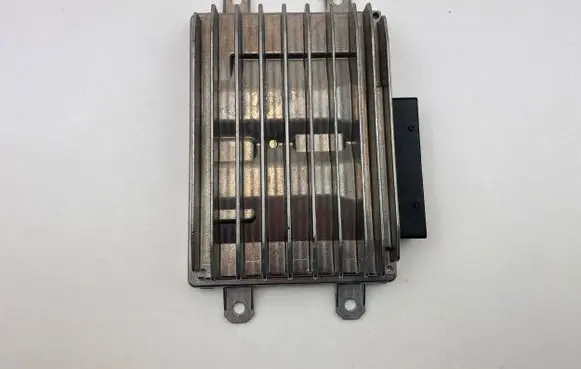 Audi A4 S4 B9 8W Sound amplifier 8Y0035465