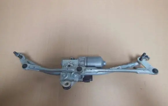 BMW X3 F25 Front wiper linkage and motor 7338655
