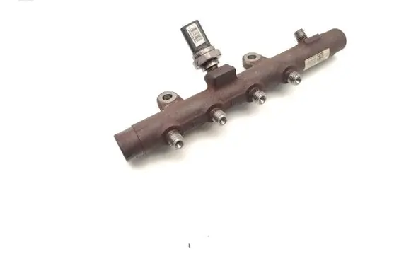 Renault Scenic III - Grand scenic III Fuel main line pipe 8200296867 5WS40154 8200815617