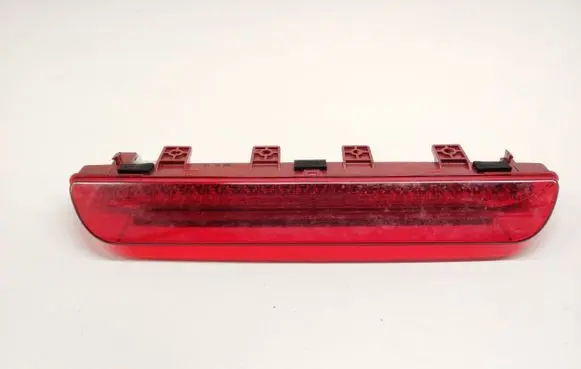 KIA Sportage Third/center stoplight