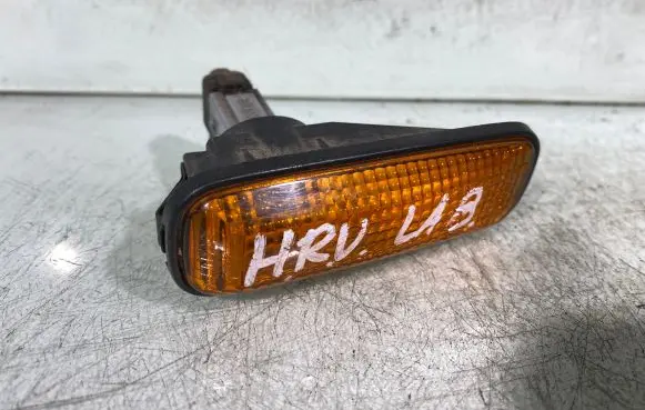 Honda HR-V Front fender indicator light