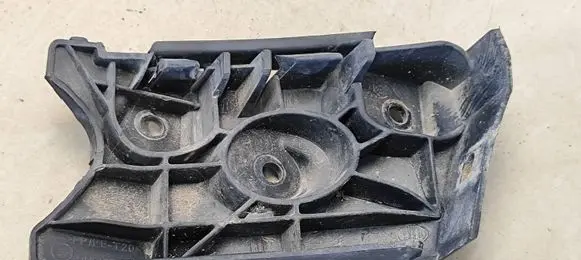 Seat Toledo III (5P) Front bumper mounting bracket 5P0807183A